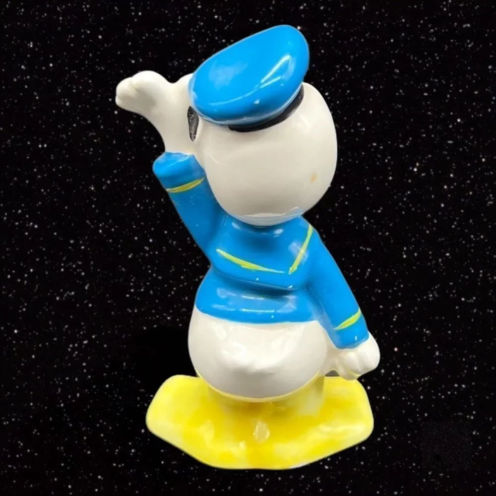 Walt Disney World Donald Duck Japanese Figure Figurine Japan Ceramic‎ 3”T 2”W